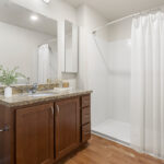 1 BED / 1 BATH Ground floor bath